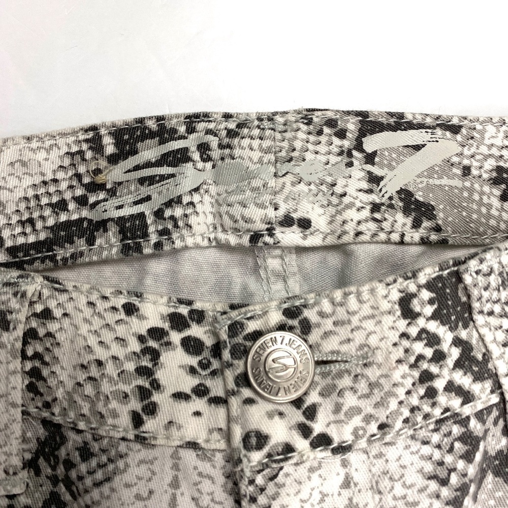 Seven7 Skinny Women's size 12 White Black Snakeprint Denim Jeans - Picture 3 of 5